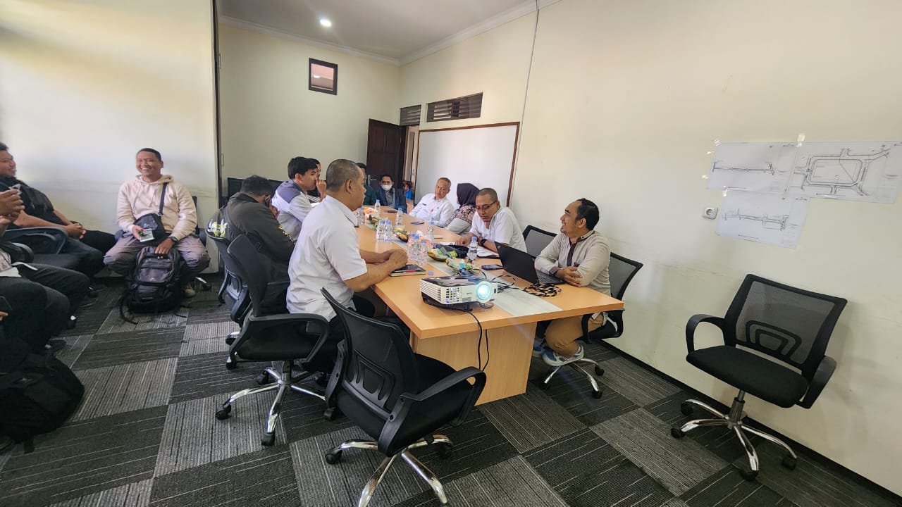 Rapat Koordinasi Mingguan Bahas Penurunan Kabel FO di Ruas Jl. Pemuda dan Jl. Imam Bonjol